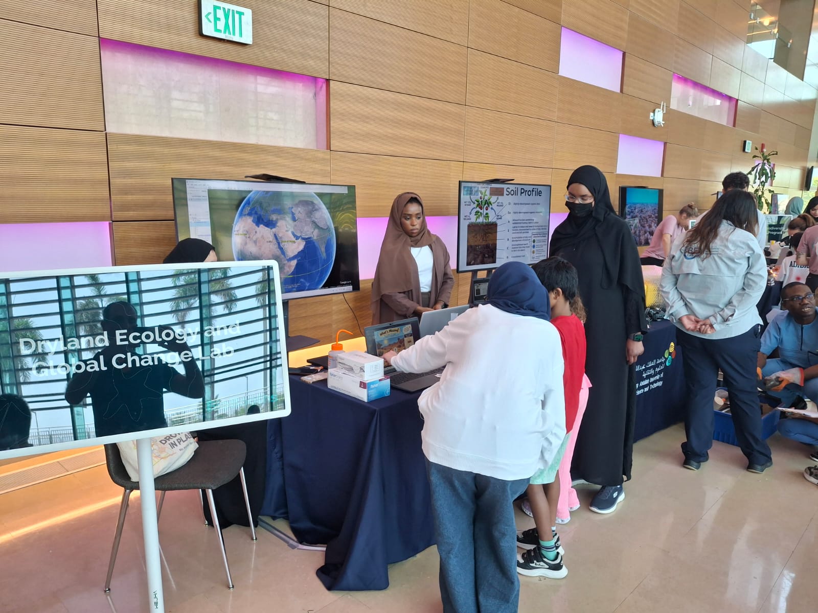 Dryland Ecology and Global Change Lab at BioBooths 2026